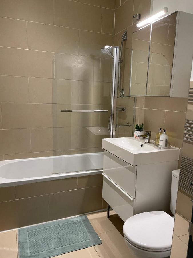 2 Bed Apartment Close To City Centre Cardiff Extérieur photo