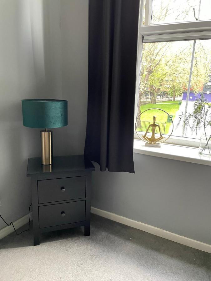 2 Bed Apartment Close To City Centre Cardiff Extérieur photo