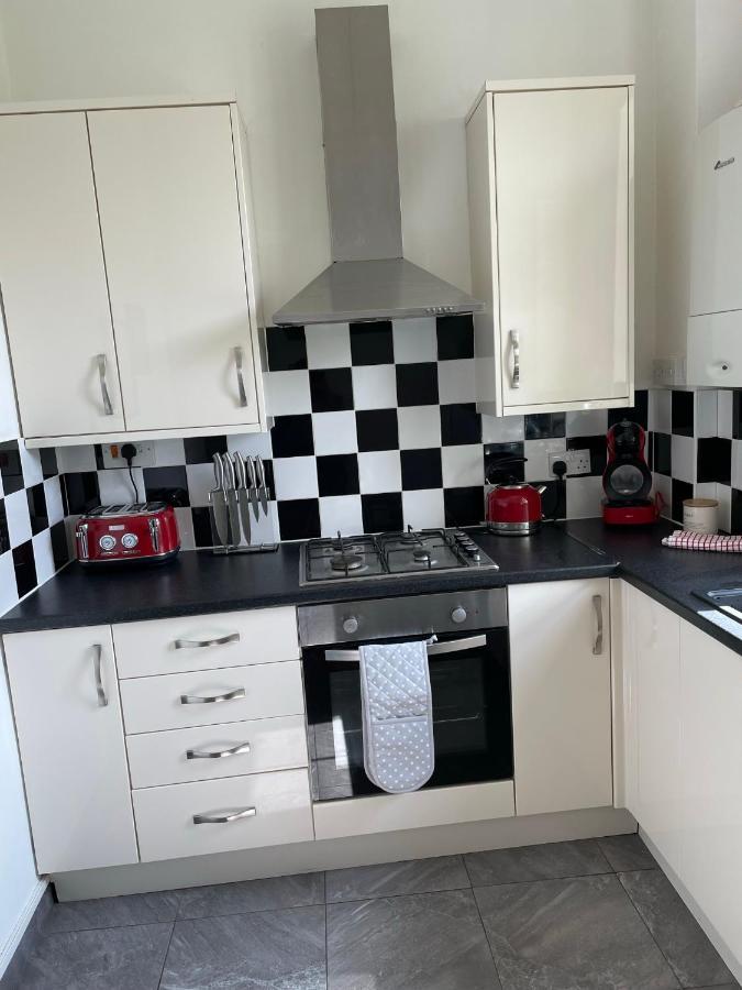 2 Bed Apartment Close To City Centre Cardiff Extérieur photo