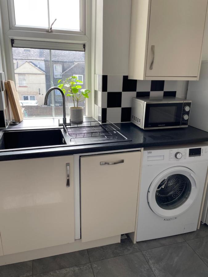 2 Bed Apartment Close To City Centre Cardiff Extérieur photo
