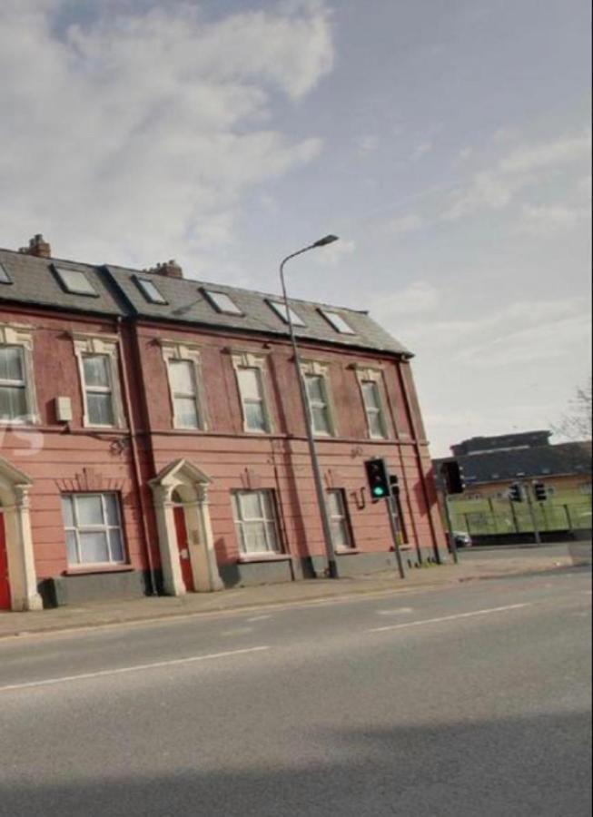 2 Bed Apartment Close To City Centre Cardiff Extérieur photo